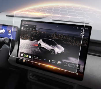 Kính cường lực Lynk & Co 06